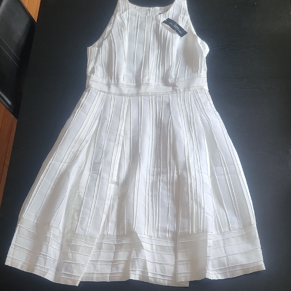 Elegant White Sleeveless Dress